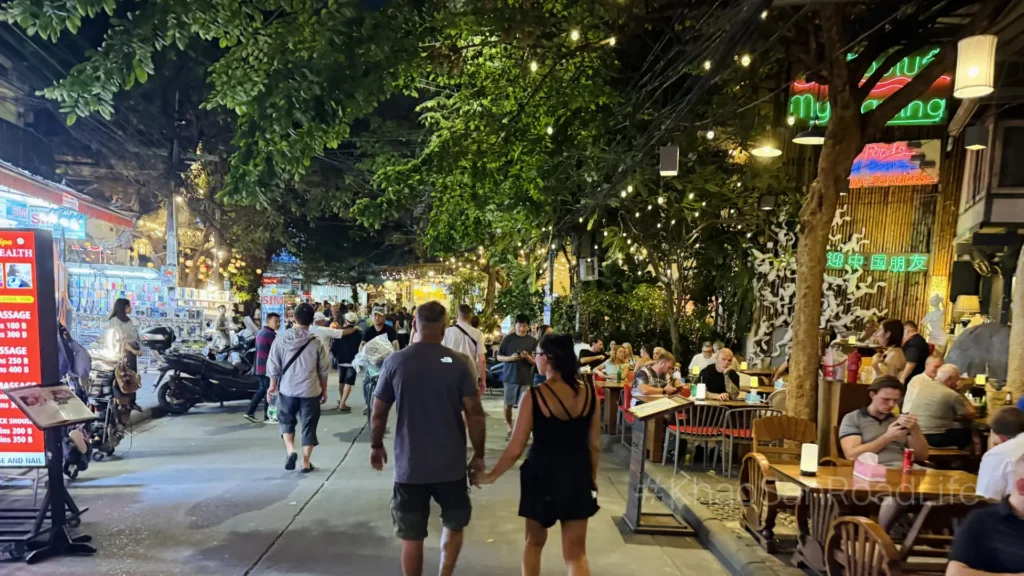 Rambuttri Road on the Khao San Road side - Bangkok - where to stay Khao San Road
